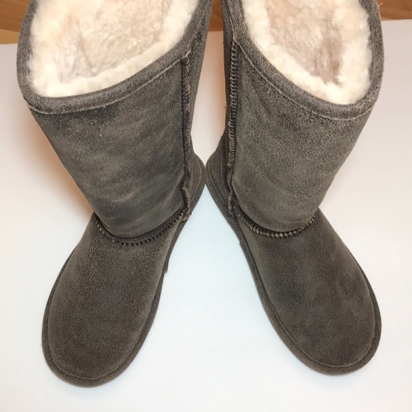 BearPaw Size 7 Tall Sheepskin Suede boots - Picture 8 of 8
